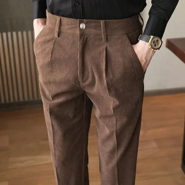 AUGUST - ELEGANTE HOSE AUS CORDSTOFF