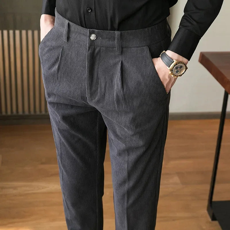 AUGUST - ELEGANTE HOSE AUS CORDSTOFF