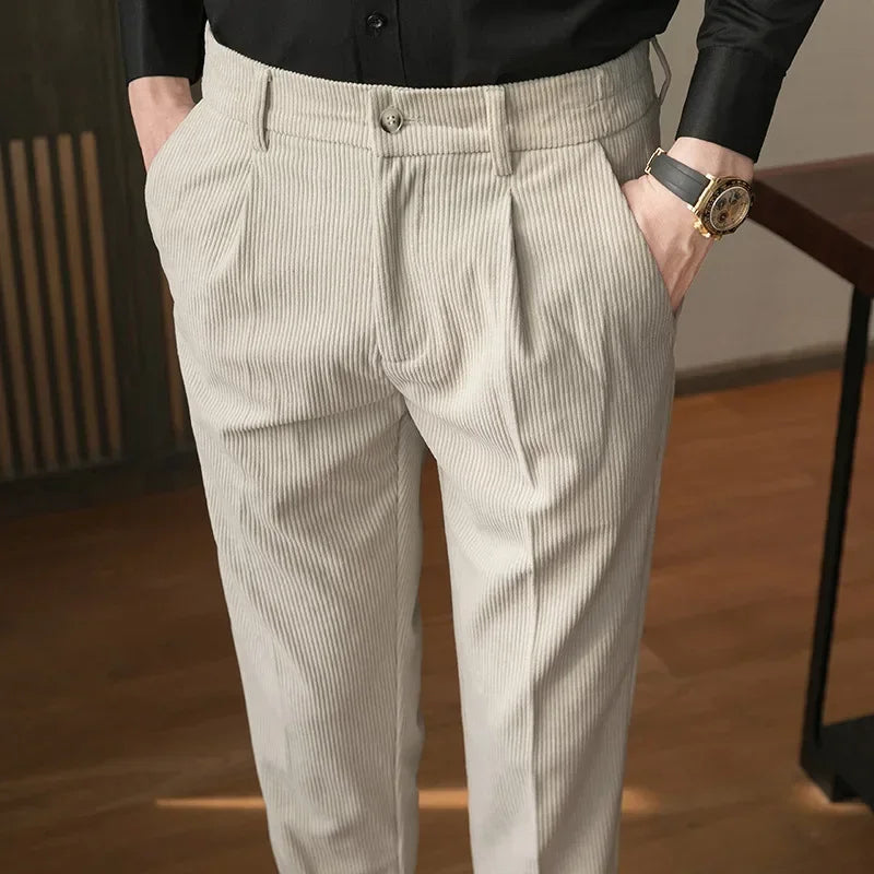 AUGUST - ELEGANTE HOSE AUS CORDSTOFF